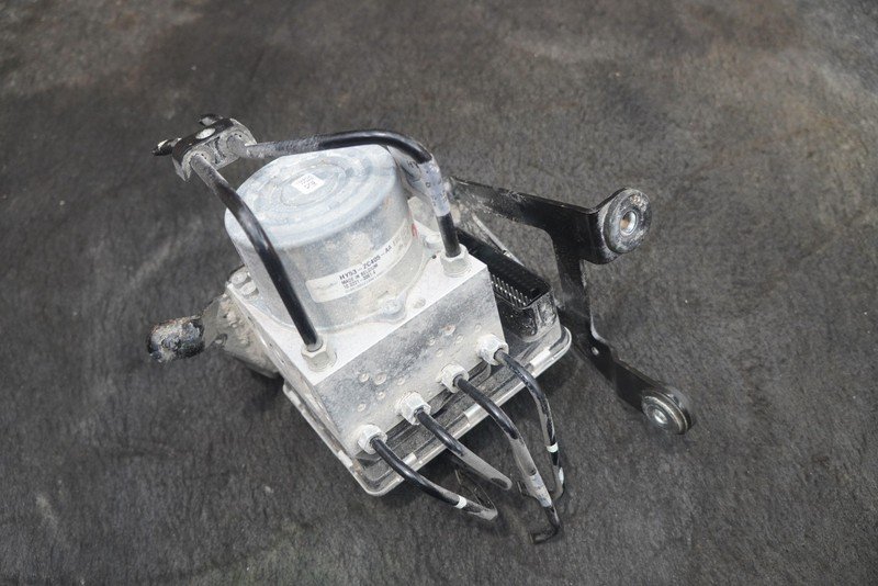 Anti Lock Brake ABS Pump Module HY53-2C506-AA OEM Aston Martin DB11 2017