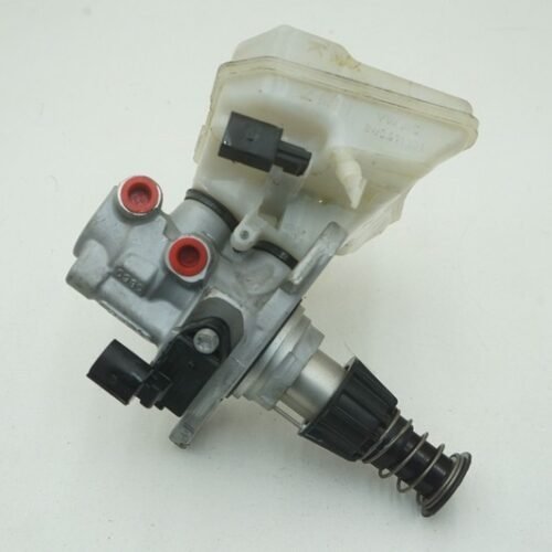 Brake Master Cylinder Reservoir Assembly 4.0l V8 OEM 4M8611021 Audi Rsq8 2022