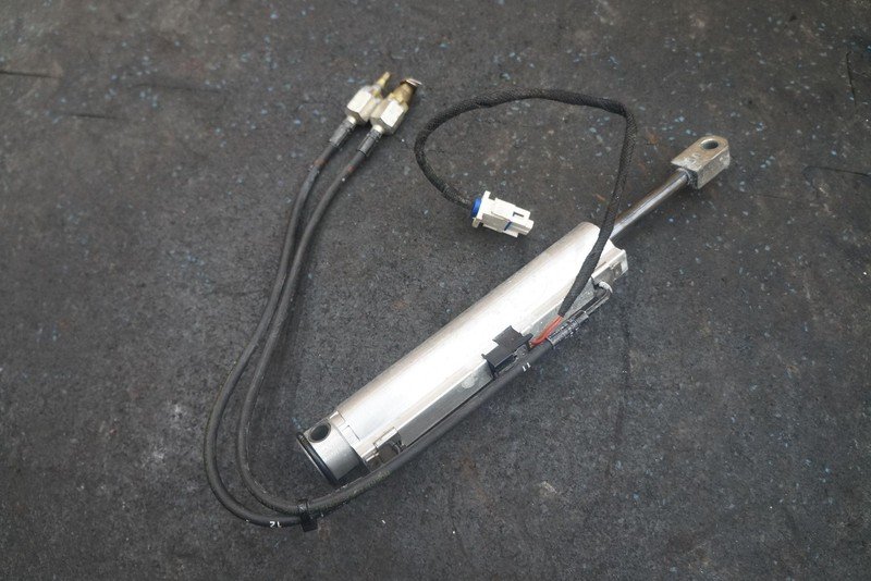 Convertible Roof Left Hydraulic Lift Cylinder 4G43-50639-AC Aston Martin Db9 08