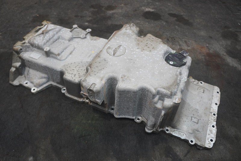 Engine Oil Pan 5.2L V12 HY53-6675-AB OEM Aston Martin DB11 2017