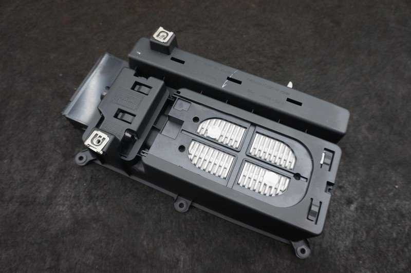 Front Console Wireless Charging Storage Compartment 8W0864981D Audi S5 B9 18-24