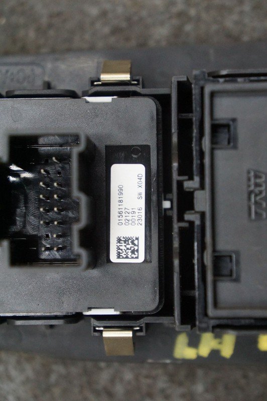 Front Left Door Window Lock Switch 01561145520 01561181990 Alfa Romeo Giulia 17