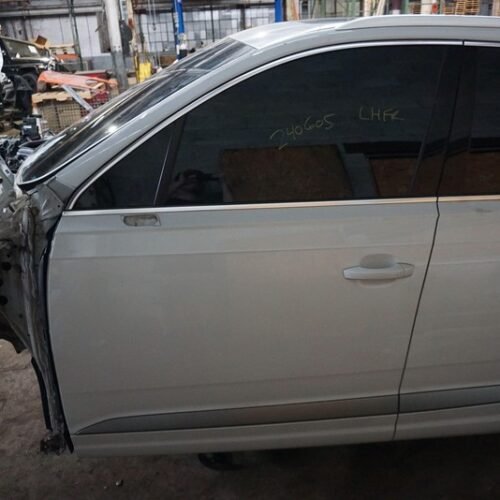 Front Left Driver Door Assembly White W/ Glass OEM 4M0831051G Audi Q7 4M 2017-23