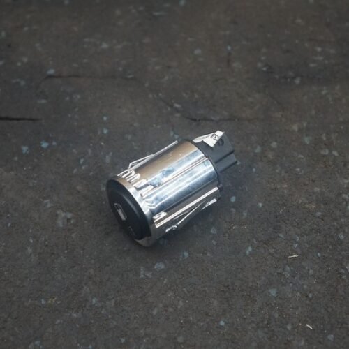 Gas Tank Fuel Door Flap Release Switch Button 6g33-9b242-aa Aston Martin Rapide