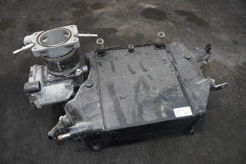 Left Engine Charge Air Cooler Intercooler WCAC HY53-6K775-AB Aston Martin DB11