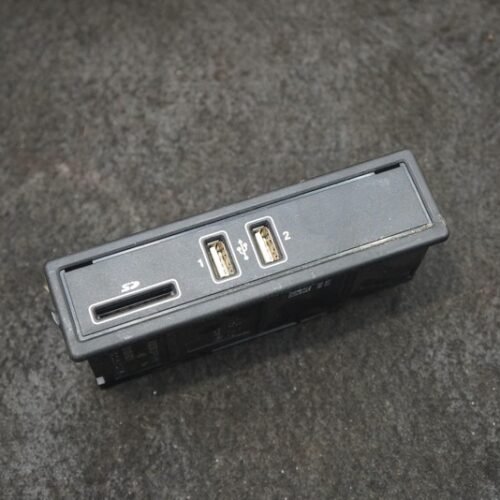 Multimedia USB SD Card Port Connection Device 2058200226 Aston Martin Vantage 19