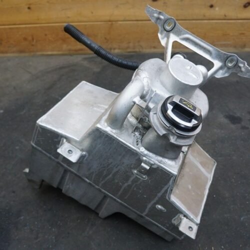 Oil Sump Reservoir Container Tank Assembly 4S0115373F OEM Audi R8 LMS GT4 2018