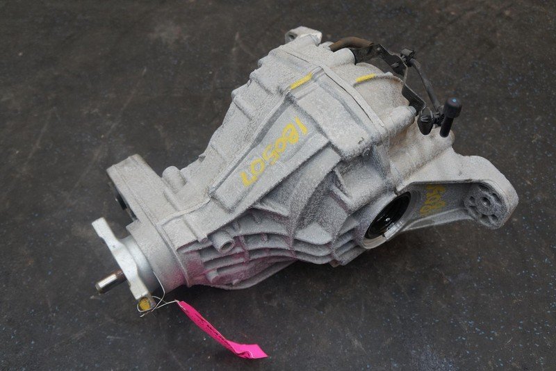 Rear Axle Differential Carrier Assembly 00552720120 OEM Alfa Romeo Stelvio 2018