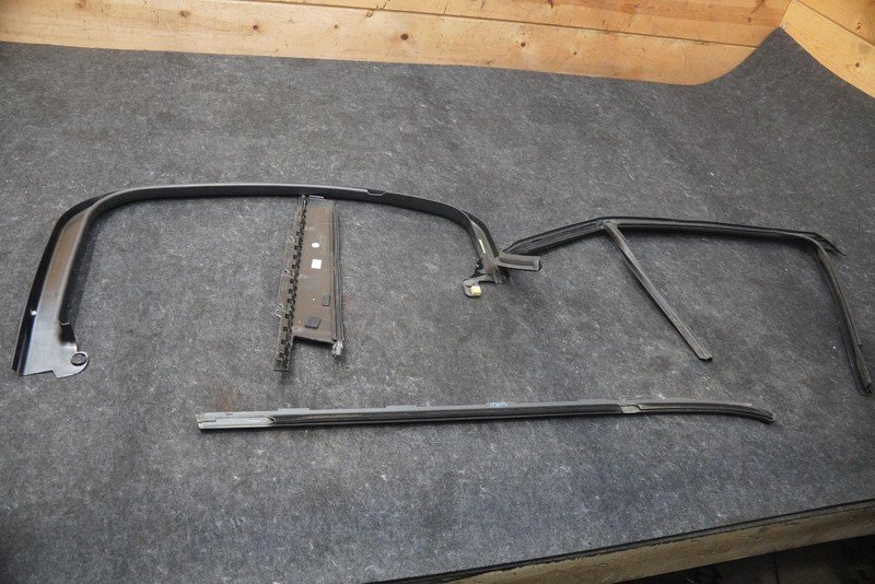 Rear Left Door Window Glass Weather Strip Seal Trim Molding Alfa Romeo Giulia 17
