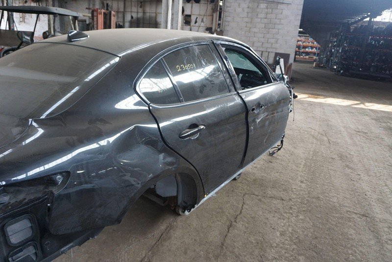 Rear Right Door Assembly Valcano Black OEM 68301590AA Alfa Romeo Giulia 2017-21