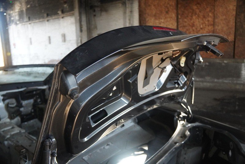 Rear Trunk Deck Lid Convertible 6G33-L40110-AJ Aston Martin V8 Vantage Roadster