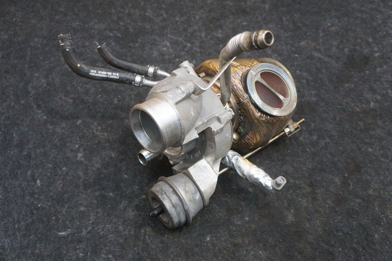 Right Engine Turbo Turbocharger Assembly OEM A1770905702 Aston Martin Dbx 707 23