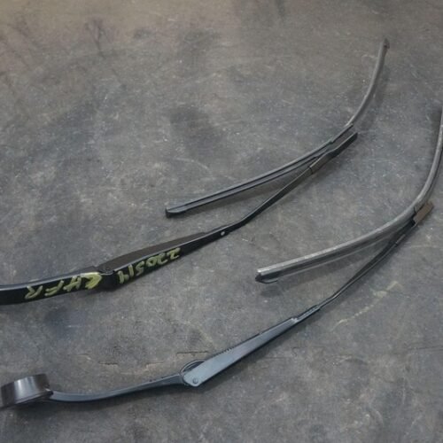Set 2 Front Windshield Wiper Arm Blade KY63-17527-AA Aston Martin Vantage 2019