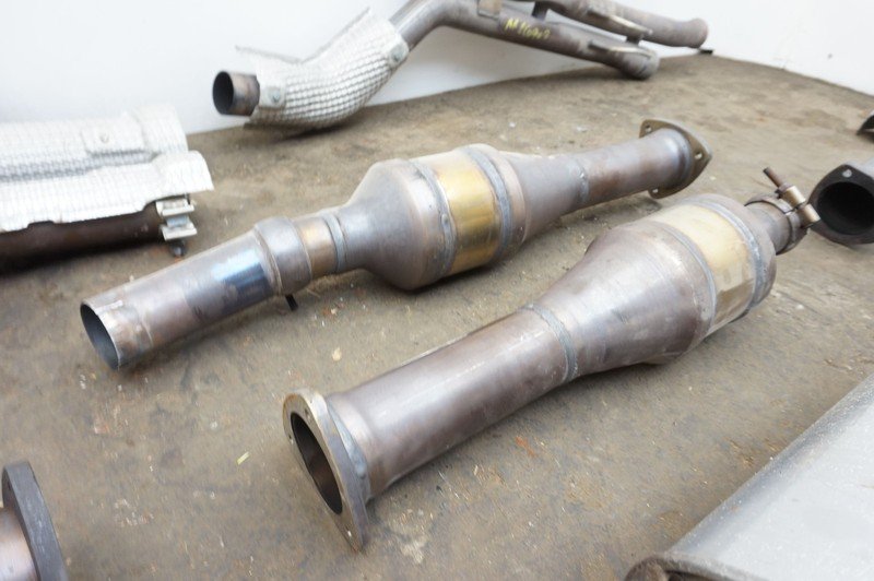 Set Exhaust Muffler Pipe Assembly CD33-5230-BF OEM Aston Martin Vanquish 2012-18