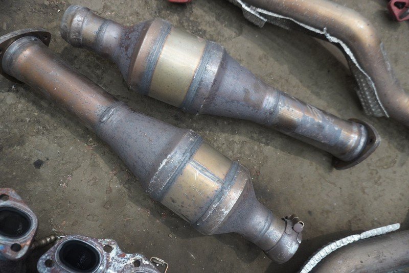 Set Exhaust Muffler Silencer Tail Pipe 4G43-5230-FH Aston Martin DB9 Volante 13