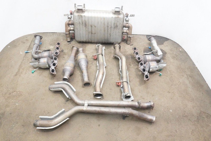 Set Exhaust Muffler Silencer Tail Pipe 4G43-5230-FH Aston Martin DB9 Volante 13