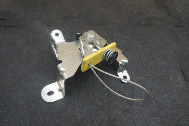 Transmission Lock Disengage Cable Bracket Ad43-7j168-ab Aston Martin Rapide S 14