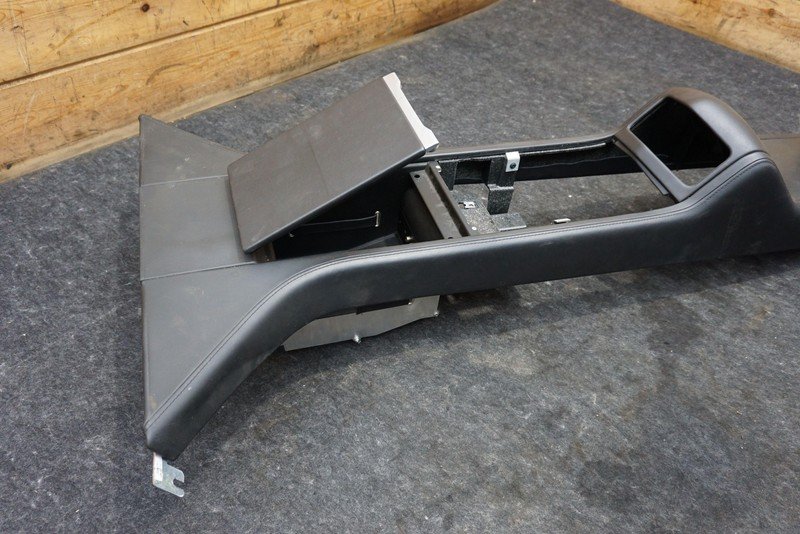 Upper Center Console Armrest Assembly AD43-045C76-AGW Aston Martin Rapide 2011